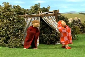 Červený Traktůrek - Tajná skrýš